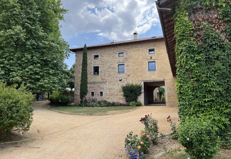 1753182856993_02-LA GLANDE appartement - façade principale4.jpeg